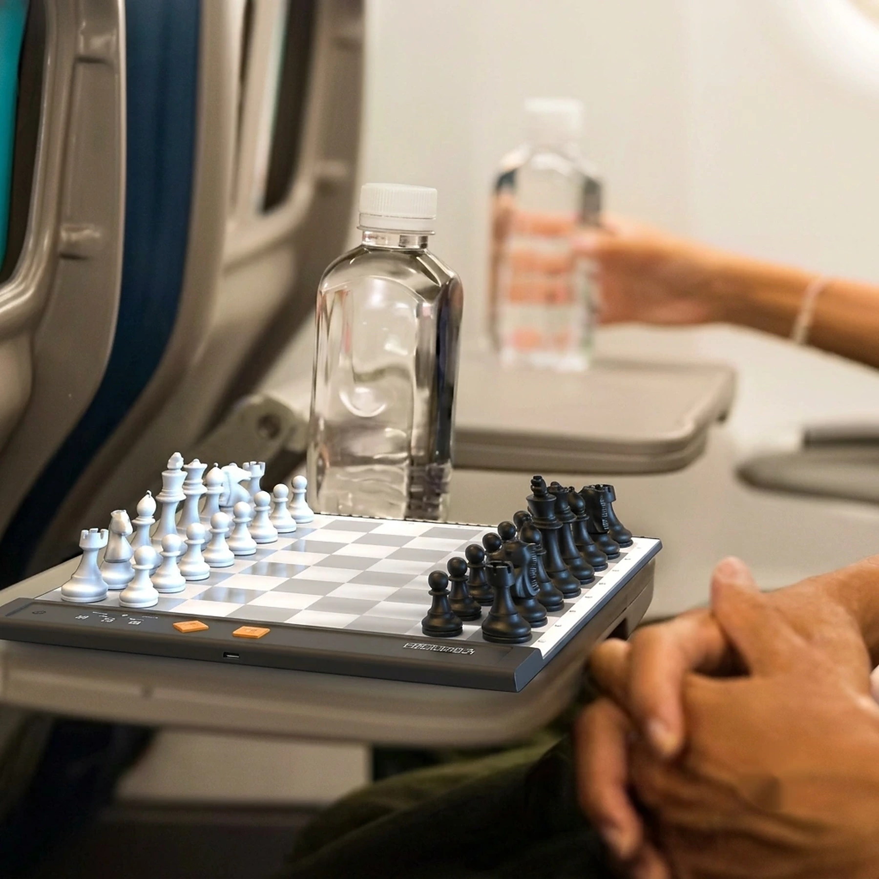 Партия на Chessnut GO во время путешествия