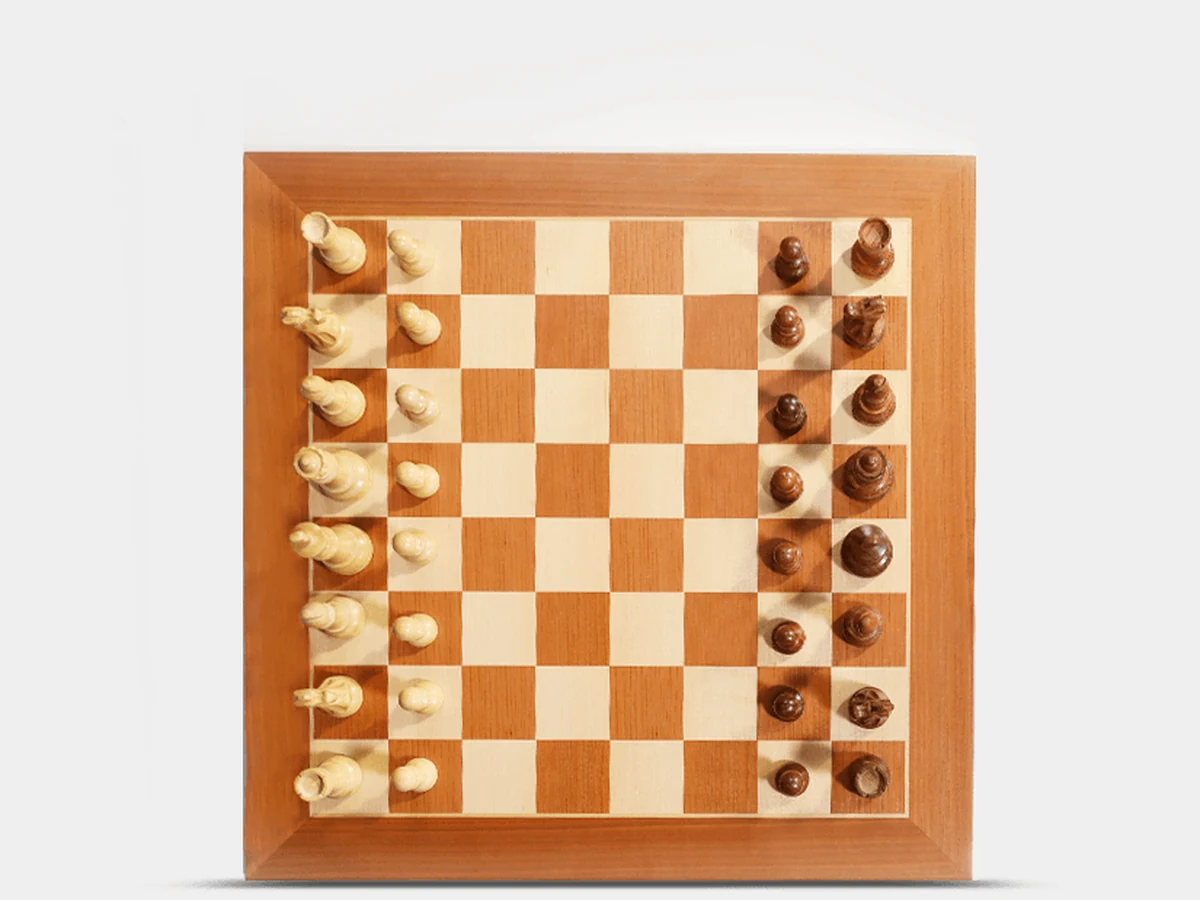 Полный комплект Chessnut Pro с 34 деревянными фигурами