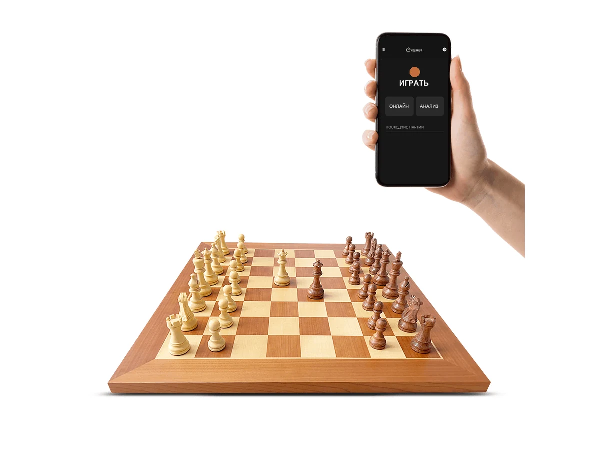 Chessnut Pro и русифицированный экран приложения для онлайн-игры и анализа